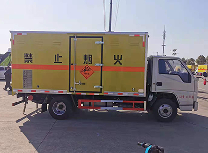 汉寿爆破器材运输车工人安全操作规范与智能技术保障